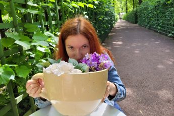 На Руси вместо «приятного аппетита» говорили другое, и я бы вернула эту традицию