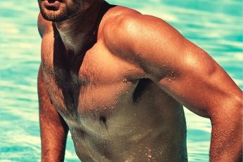 Красивый мужчина