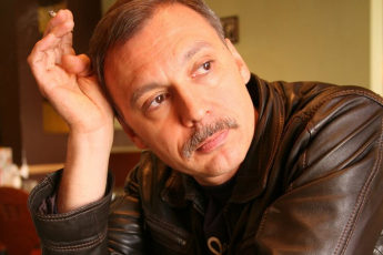 Люди заелись: Сергей Чонишвили о культе вещей и денег в современном обществе