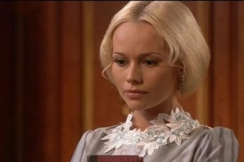 Она ушла. Но почему её продолжают “доедать”? Случай Кориковой — диагноз всем нам