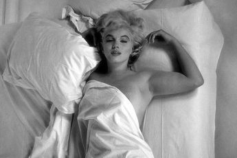 Редкие фото голливудских красоток в домашней обстановке