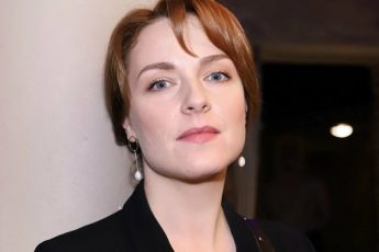 Бросила сцену, родила шестерых и осталась одна. Куда пропала актриса Светлана Антонова и как она живёт сейчас