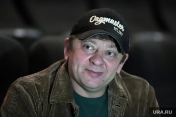 «Брекоткин бросил жену после 22 лет, завёл молодую и стал отцом под пенсию — куда катится “Пельмень”?»