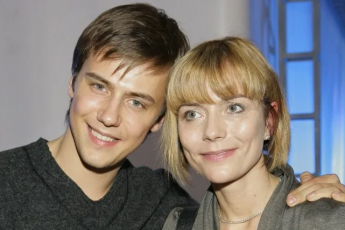 Первая была старше на 13 лет, а последняя младше на 17. Как выглядят жены, и на кого похожи дети актера Ивана Жидкова