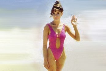 "Русская Эммануэль" и другие притягательные советские актрисы в купальниках на 15 снимках