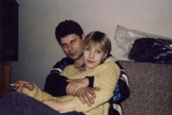 Юрий Хой прижимал 16-ти летнюю любовницу "как родную дочь" Где она сейчас и почему во всем винит жену звезды