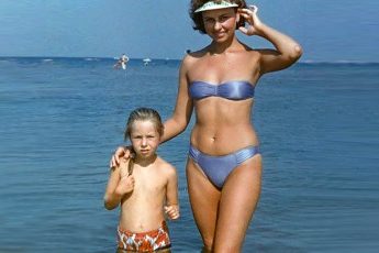 18 душевных снимков влюбленных пар и девушек на отдыхе в СССР