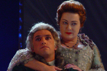 Мария Аронова: обручилась в 14 лет с Улугбеком, родила сына в 18 от Гандрабуры, увела женатого актёра, а счастье нашла с простым водителем