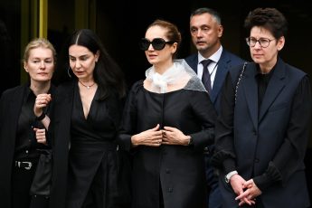 Вдова, дочь и одна деталь: что бросалось в глаза на прощании с Морозом