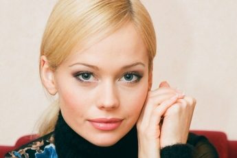 Живет за границей, спивается после неудачной пластики Куда на самом деле пропала Елена Корикова узнайте всю правду об актрисе