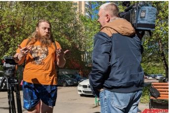 «Квартира с джакузи, суды и пе.....л: как многодетная семья Тепляковых в центре скандала разрывает интернет на части»