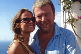 Как выглядят три сына и милая жена актера Александра Робака. Старший сын тоже стал актером