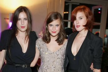 Критики: "Все 3 дочки некрасивые!" Одна из дочерей Брюса Уиллиса ответила хейтерам