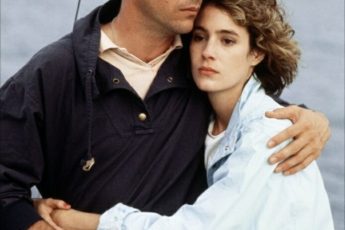 "Из красавицы в чудовище..."