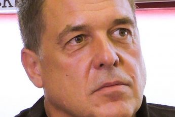 Александр Любимов. Взял под опеку соседскую маленькую девочку, которая потеряла обоих родителей и должна была отправиться в детский дом