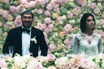 Платья за полтора миллиона и плачущие гости: свадьба Овечкина - одна из самых дорогих в России