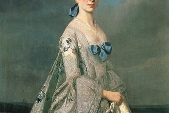 Что скрывается под дамским платьем