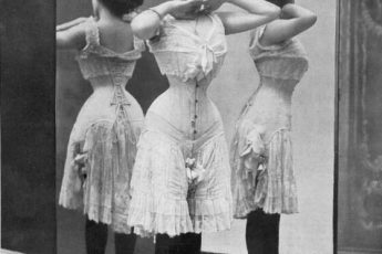 История женских трусиков