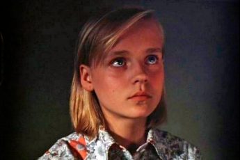 «С таким взглядом только в драму»: Ирина Иванова провалила пробы в «Электроника» и попала в «Мужики», как выглядит спустя 40 лет