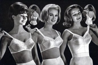 Самая первая реклама нижнего белья