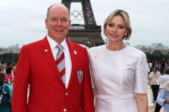 Она улыбалась на камеру, а в примерочной плакала: как принц Альбер разбил сердце Шарлен