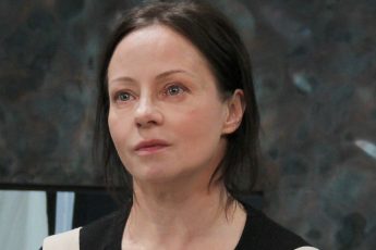 Ухаживал бывший муж, прилетел из-за границы сын, мхатовцы устроили праздник в юбилей: какими были последние дни жизни Евгении Добровольской